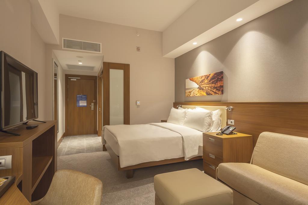 Hampton By Hilton Kocaeli Symbol Hotel Bagian luar foto