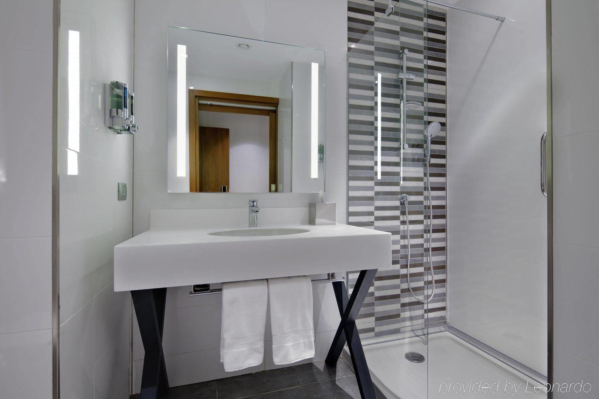 Hampton By Hilton Kocaeli Symbol Hotel Bagian luar foto