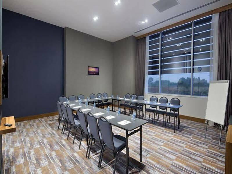 Hampton By Hilton Kocaeli Symbol Hotel Bagian luar foto